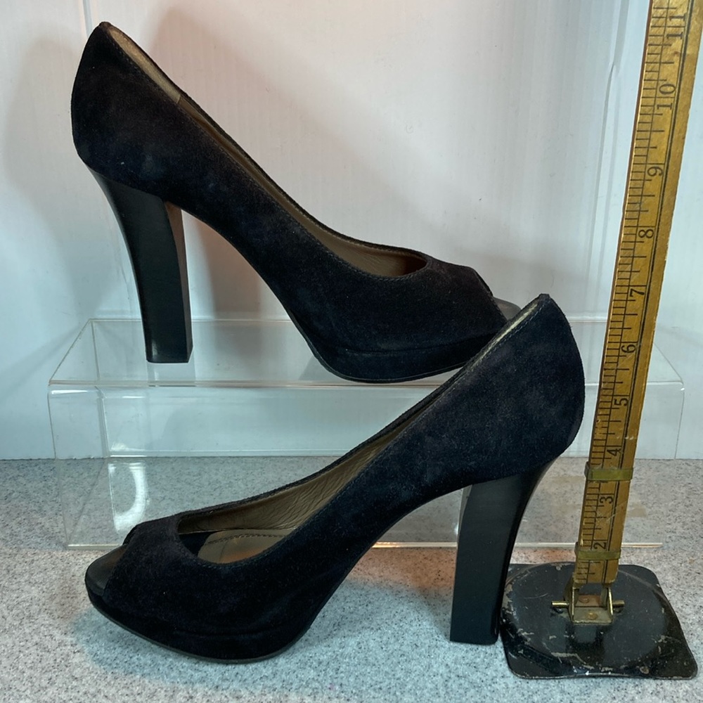 Hugo Boss orange stacked black suede peep toe heels. 4.5” heels Eu‎ 39. Box 10